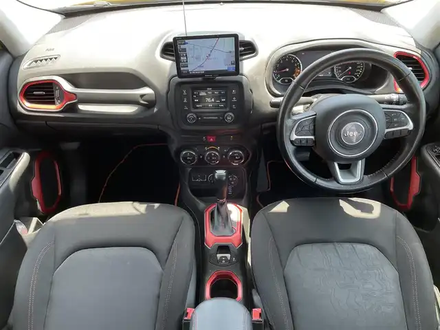クライスラー・ジープ ジープ レネゲード トレイルホーク 栃木県 2016(平28)年 3.9万km 黄 ４WD/純正アルミホイール/ダウンヒルアシストコントロール/アクティブ江セーフティシステム/・ABS ・DTC・ESC・TC・PBA・HSA・DST・ERM・TSC・HDS/電動パーキングブレーキ/ルーフレール/ドライブレコーダー/バックカメラ/ETC/フロアマット/取扱説明書/保証書/スペアキー　1本