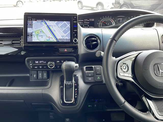 ホンダ Ｎ ＢＯＸ カスタム L ターボ 青森県 2022(令4)年 1.7万km プラチナホワイトパール ・4WD/・純正ナビ/・DVD/CD/USB/SD/Bluetooth/・フルセグ/・バックカメラ/・プッシュスタート/・スマートキー/・スペアキー１本/・ホンダセンシング/・横滑り防止/・オートライト/・LEDヘッドライト/・クルーズコントロール（追従あり）/・ビルドインETC/・コーナーセンサー（前後）/・電子制御パーキングブレーキ/・両側パワースライドドア/・ドライブレコーダー/・後部座席サンシェード/・電灯格納ウィンカーミラー/・純正フロアマット/・純正AW（15インチ）