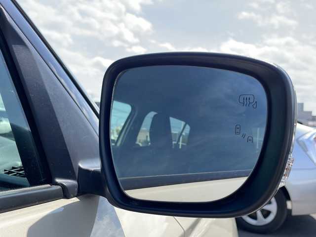 スズキ スイフト HYBRID MZ 青森県 2023(令5)年 0.5万km キャラバンアイボリーPM 4WD/純正9インチディスプレイオーディオ/USB・BT・AppleCarPlay・androidAuto/スズキセーフティサポート/デュアルセンサーブレーキサポート/追従クルーズコントロール/リアクロストラフィックアラート/レーンキープアシスト/アダプティブハイビーム/ブラインドスポットモニター/前席シートヒーター/ワイヤレス充電器/パドルシフト/ステアリングスイッチ/LEDヘッドライト/LEDフォグランプ/純正16インチアルミホイール/純正フロントスポイラー/スマートキー/プッシュスタート