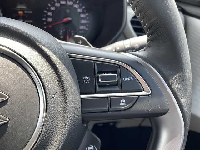 スズキ スイフト HYBRID MZ 青森県 2023(令5)年 0.5万km キャラバンアイボリーPM 4WD/純正9インチディスプレイオーディオ/USB・BT・AppleCarPlay・androidAuto/スズキセーフティサポート/デュアルセンサーブレーキサポート/追従クルーズコントロール/リアクロストラフィックアラート/レーンキープアシスト/アダプティブハイビーム/ブラインドスポットモニター/前席シートヒーター/ワイヤレス充電器/パドルシフト/ステアリングスイッチ/LEDヘッドライト/LEDフォグランプ/純正16インチアルミホイール/純正フロントスポイラー/スマートキー/プッシュスタート