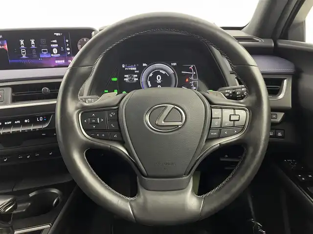 レクサス ＵＸ 250h アーバンエレガンス 大阪府 2020(令2)年 4万km グラファイトブラックガラスフレーク レクサスセーフティシステム＋/　・プリクラッシュセーフティ/　・レーンディパーチャーアラート/　・レーントレーシングアシスト/　・オートマチックハイビーム/　・レーダークルーズコントロール/純正メモリナビ/　　CD/DVD/BT/USB/AUX/フルセグTV/パノラミックビューモニター/バックカメラ/パワーバックドア/LEDオートライト/フォグランプ/合皮レザーシート/パワーシート/シートヒーター/純正18インチアルミホイール/ブラインドスポットモニター/コーナーセンサー/パドルシフト/ルーフレール/ステアリングヒーター/スマートキー/ビルトインETC2.0