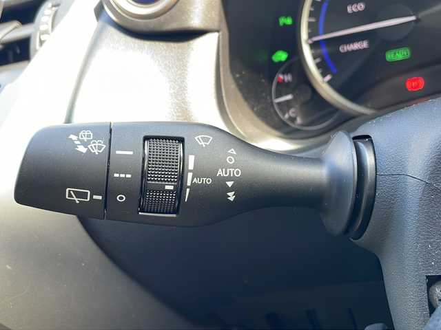 レクサス ＮＸ 300h バージョンL 三重県 2016(平28)年 4.4万km ソニックチタニウム 純正SDナビゲーション/（フルセグ/Bluetooth/CD/DVD/AUX/USB）/バックカメラ/3眼LEDヘッドライト/レーダークルーズコントロール/車両接近警報/衝突軽減ブレーキ/前後コーナーセンサー/横滑り防止装置/電動リアゲート/前方ドライブレコーダー/D+N席パワーシート＆エアーシート/D+N席デュアルエアコン/D席メモリーシート/セカンドシート電動リクライニング/ステアリングヒーター/ステアリングリモコン/パドルシフト/純正フロアマット/プッシュスタート