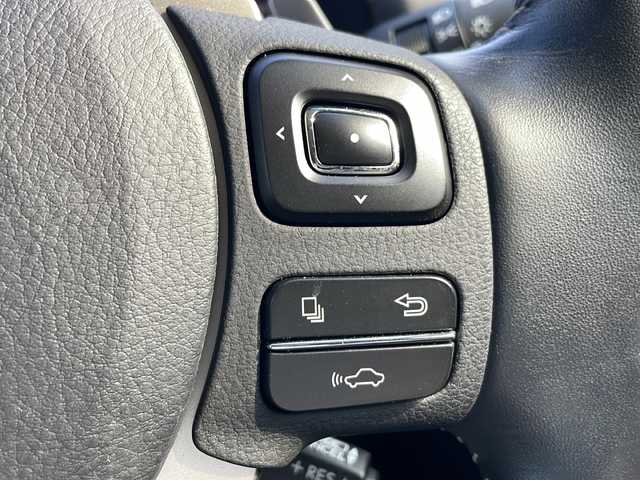 レクサス ＮＸ 300h バージョンL 三重県 2016(平28)年 4.4万km ソニックチタニウム 純正SDナビゲーション/（フルセグ/Bluetooth/CD/DVD/AUX/USB）/バックカメラ/3眼LEDヘッドライト/レーダークルーズコントロール/車両接近警報/衝突軽減ブレーキ/前後コーナーセンサー/横滑り防止装置/電動リアゲート/前方ドライブレコーダー/D+N席パワーシート＆エアーシート/D+N席デュアルエアコン/D席メモリーシート/セカンドシート電動リクライニング/ステアリングヒーター/ステアリングリモコン/パドルシフト/純正フロアマット/プッシュスタート