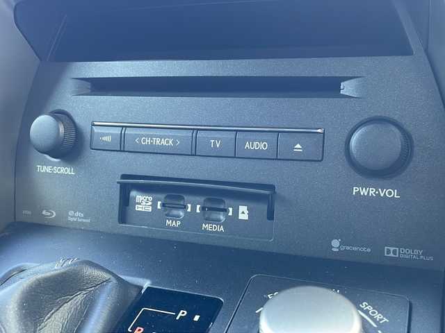 レクサス ＮＸ 300h バージョンL 三重県 2016(平28)年 4.4万km ソニックチタニウム 純正SDナビゲーション/（フルセグ/Bluetooth/CD/DVD/AUX/USB）/バックカメラ/3眼LEDヘッドライト/レーダークルーズコントロール/車両接近警報/衝突軽減ブレーキ/前後コーナーセンサー/横滑り防止装置/電動リアゲート/前方ドライブレコーダー/D+N席パワーシート＆エアーシート/D+N席デュアルエアコン/D席メモリーシート/セカンドシート電動リクライニング/ステアリングヒーター/ステアリングリモコン/パドルシフト/純正フロアマット/プッシュスタート
