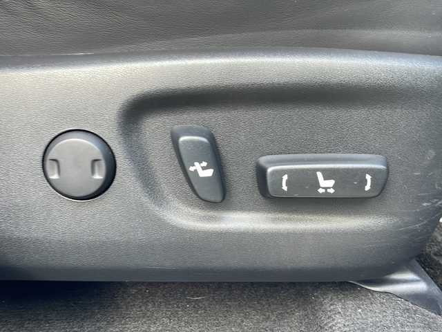 レクサス ＮＸ 300h バージョンL 三重県 2016(平28)年 4.4万km ソニックチタニウム 純正SDナビゲーション/（フルセグ/Bluetooth/CD/DVD/AUX/USB）/バックカメラ/3眼LEDヘッドライト/レーダークルーズコントロール/車両接近警報/衝突軽減ブレーキ/前後コーナーセンサー/横滑り防止装置/電動リアゲート/前方ドライブレコーダー/D+N席パワーシート＆エアーシート/D+N席デュアルエアコン/D席メモリーシート/セカンドシート電動リクライニング/ステアリングヒーター/ステアリングリモコン/パドルシフト/純正フロアマット/プッシュスタート