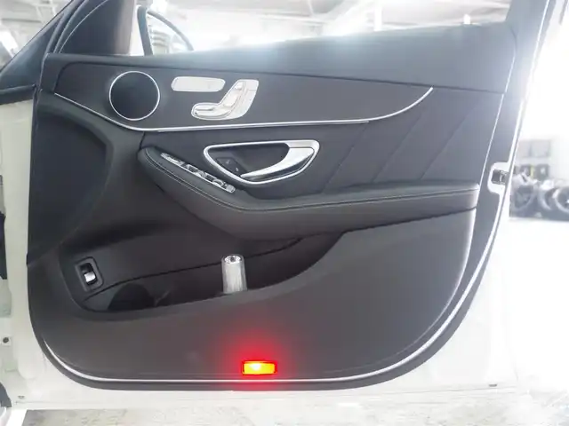メルセデス・ベンツ Ｃ２２０ｄ アバンギャルド　AMGライン 兵庫県 2019(平31)年 3.9万km ダイヤモンドホワイト 純正ナビ/バックカメラ/TV/カープレイ/エアサス/オートハイビーム/黒革/パワーシート/シートヒーター/ACC/LKA/BSM