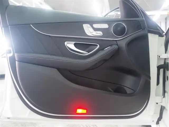 メルセデス・ベンツ Ｃ２２０ｄ アバンギャルド　AMGライン 兵庫県 2019(平31)年 3.9万km ダイヤモンドホワイト 純正ナビ/バックカメラ/TV/カープレイ/エアサス/オートハイビーム/黒革/パワーシート/シートヒーター/ACC/LKA/BSM