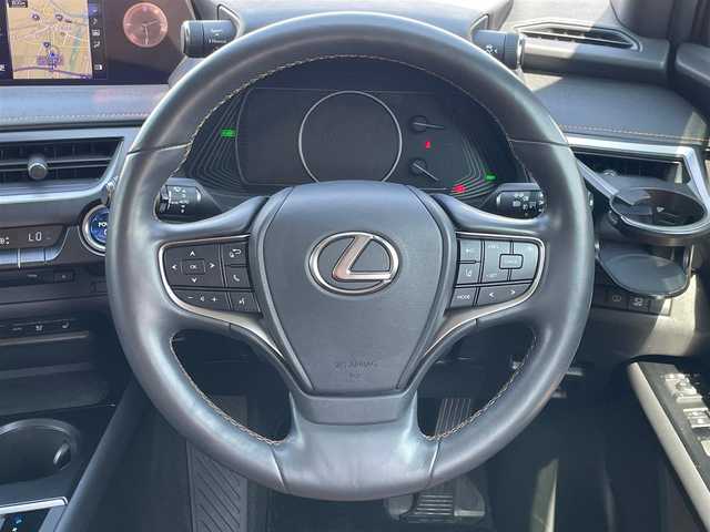 レクサス ＵＸ 250h バージョンL 岩手県 2020(令2)年 6.6万km マーキュリーグレーマイカ ４WD/レクサスセーフティシステム/　・プリクラッシュセーフティ/　・レーンチェンジアシスト/　・レーンディパーチャーアラート/　・アダプティブハイビームシステム/サンルーフ/純正メモリナビ/　　CD/DVD/BT/TV/パノラミックビューモニター/ブラインドスポットモニター/バックカメラ/レーダークルーズコントロール/LEDヘッドライト/純正本革シート/シートヒーター/ベンチレーションシート/純正18インチアルミホイール/ヘッドアップディスプレイ/寒冷地仕様/スマートキー