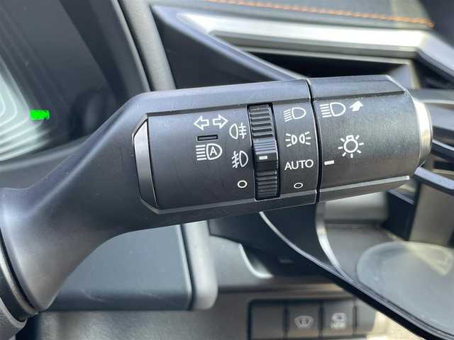 レクサス ＵＸ 250h バージョンL 岩手県 2020(令2)年 6.6万km マーキュリーグレーマイカ ４WD/レクサスセーフティシステム/　・プリクラッシュセーフティ/　・レーンチェンジアシスト/　・レーンディパーチャーアラート/　・アダプティブハイビームシステム/サンルーフ/純正メモリナビ/　　CD/DVD/BT/TV/パノラミックビューモニター/ブラインドスポットモニター/バックカメラ/レーダークルーズコントロール/LEDヘッドライト/純正本革シート/シートヒーター/ベンチレーションシート/純正18インチアルミホイール/ヘッドアップディスプレイ/寒冷地仕様/スマートキー