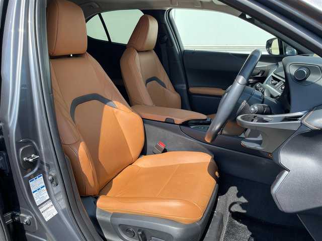 レクサス ＵＸ 250h バージョンL 岩手県 2020(令2)年 6.6万km マーキュリーグレーマイカ ４WD/レクサスセーフティシステム/　・プリクラッシュセーフティ/　・レーンチェンジアシスト/　・レーンディパーチャーアラート/　・アダプティブハイビームシステム/サンルーフ/純正メモリナビ/　　CD/DVD/BT/TV/パノラミックビューモニター/ブラインドスポットモニター/バックカメラ/レーダークルーズコントロール/LEDヘッドライト/純正本革シート/シートヒーター/ベンチレーションシート/純正18インチアルミホイール/ヘッドアップディスプレイ/寒冷地仕様/スマートキー