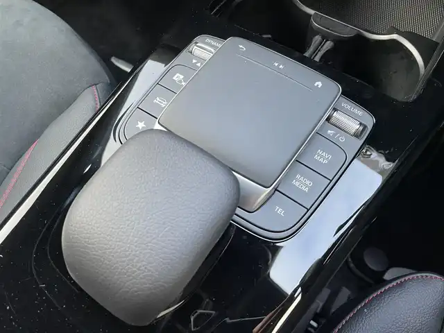 メルセデス・ベンツ Ｍ・ベンツ ＣＬＡ２００ｄ Sブレーク AMGライン 東京都 2022(令4)年 1.3万km 白 純正ナビ/バックカメラ/純正18インチアルミホイール/ACC/ハーフレザーシート/シートヒーター/ドライブレコーダー/LEDヘッドライト/ETC2.0