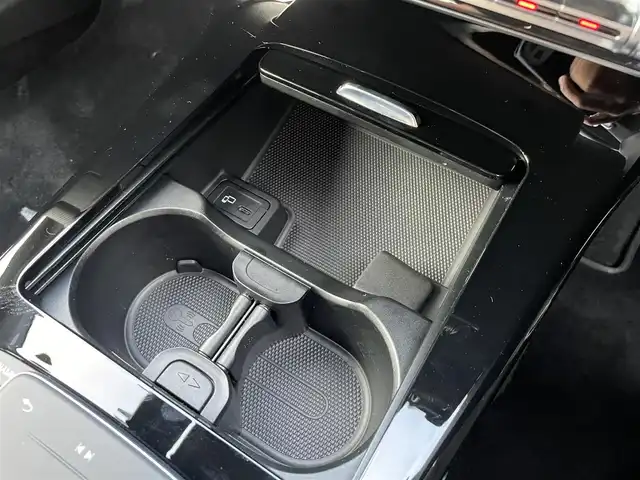 メルセデス・ベンツ Ｍ・ベンツ ＣＬＡ２００ｄ Sブレーク AMGライン 東京都 2022(令4)年 1.3万km 白 純正ナビ/バックカメラ/純正18インチアルミホイール/ACC/ハーフレザーシート/シートヒーター/ドライブレコーダー/LEDヘッドライト/ETC2.0