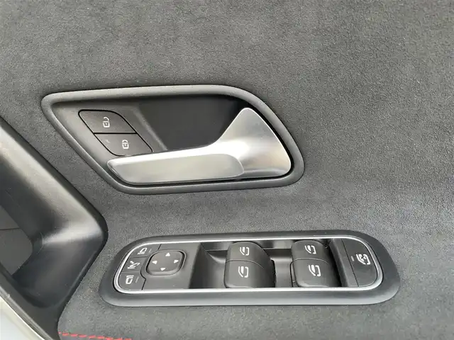 メルセデス・ベンツ Ｍ・ベンツ ＣＬＡ２００ｄ Sブレーク AMGライン 東京都 2022(令4)年 1.3万km 白 純正ナビ/バックカメラ/純正18インチアルミホイール/ACC/ハーフレザーシート/シートヒーター/ドライブレコーダー/LEDヘッドライト/ETC2.0