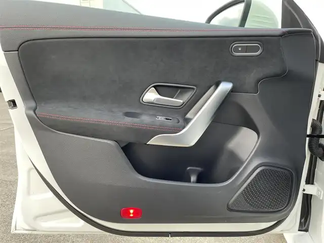 メルセデス・ベンツ Ｍ・ベンツ ＣＬＡ２００ｄ Sブレーク AMGライン 東京都 2022(令4)年 1.3万km 白 純正ナビ/バックカメラ/純正18インチアルミホイール/ACC/ハーフレザーシート/シートヒーター/ドライブレコーダー/LEDヘッドライト/ETC2.0