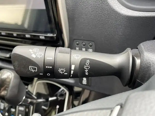 トヨタ ノア Si ダブルバイビーⅢ 滋賀県 2021(令3)年 2.8万km ホワイトパールクリスタルシャイン 禁煙車/純正１０．５型ナビ（Ｂｌｕｅｔｏｏｔｈ／ＣＤ／ＤＶＤ／ＵＳＢ／フルセグ）/後席モニター/両側パワスラ/衝突軽減ブレーキ/前後ソナー/前後ドラレコ/クルーズコントロール/ＬＥＤオートライト/オートハイビーム/ハーフレザー/ＥＴＣ/MTモード付AT/プッシュスタート/スマートキー/ステアリングリモコン