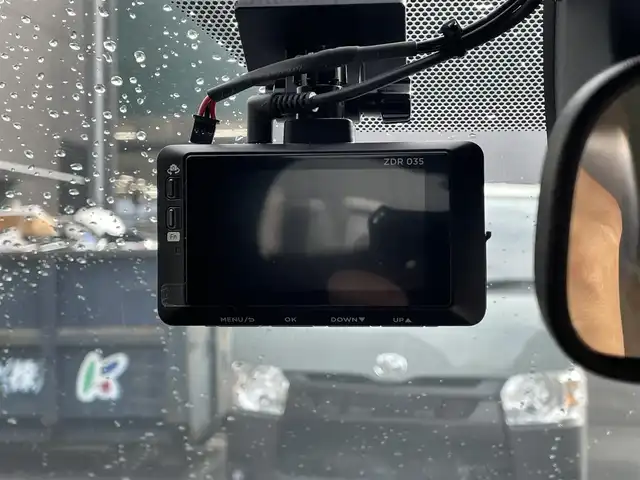 トヨタ ノア Si ダブルバイビーⅢ 滋賀県 2021(令3)年 2.8万km ホワイトパールクリスタルシャイン 禁煙車/純正１０．５型ナビ（Ｂｌｕｅｔｏｏｔｈ／ＣＤ／ＤＶＤ／ＵＳＢ／フルセグ）/後席モニター/両側パワスラ/衝突軽減ブレーキ/前後ソナー/前後ドラレコ/クルーズコントロール/ＬＥＤオートライト/オートハイビーム/ハーフレザー/ＥＴＣ/MTモード付AT/プッシュスタート/スマートキー/ステアリングリモコン
