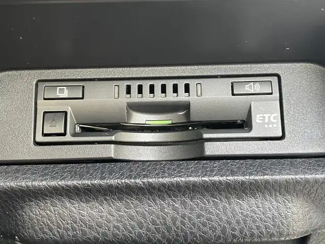 トヨタ ノア Si ダブルバイビーⅢ 滋賀県 2021(令3)年 2.8万km ホワイトパールクリスタルシャイン 禁煙車/純正１０．５型ナビ（Ｂｌｕｅｔｏｏｔｈ／ＣＤ／ＤＶＤ／ＵＳＢ／フルセグ）/後席モニター/両側パワスラ/衝突軽減ブレーキ/前後ソナー/前後ドラレコ/クルーズコントロール/ＬＥＤオートライト/オートハイビーム/ハーフレザー/ＥＴＣ/MTモード付AT/プッシュスタート/スマートキー/ステアリングリモコン