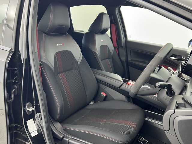 日産 オーラ ニスモ 宮城県 2021(令3)年 2.4万km スーパーブラック プロパイロット/ハーフレザーシート/インテリジェントエマージェンシーブレーキ/インテリジェントBSI/インテリジェントアラウンドビューモニター/駐車支援/標識検知支援/純正9型ナビ/・BT・USB・HDMI/フルセグTV/デジタルインナーミラー/革巻きステアリング/ステアリングスイッチ/LEDヘッドライト/LEDフォグライト/純正ドライブレコーダー（フロント）/ビルドインETC2.0/電動パーキングブレーキ/プッシュスタート/スマートキー×2/純正フロアマット/純正17インチアルミホイール/横滑り防止装置/ワイヤレス充電