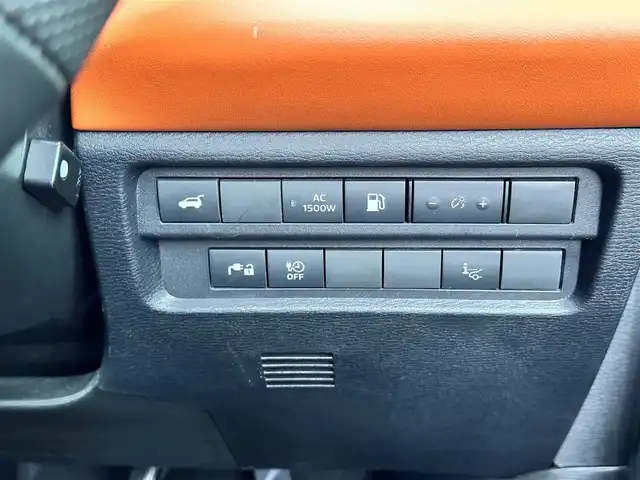 三菱 アウトランダー ＰＨＥＶ P 宮城県 2023(令5)年 2.3万km ホワイトダイヤモンド パノラマサンルーフ/＝＝＝/eアシスト/・衝突被害軽減ブレーキシステム/・踏み間違い衝突防止アシスト/・車線逸脱警報機能/・車線逸脱防止支援機能/・ふらつき警報/・前方衝突予測警報/・標識認識システム/・後側方衝突被害防止支援システム/・後側方車両検知警報システム（レーンチェンジアシスト機能付）/・後退時車両検知警報システム/マイパイロット/BOSEプレミアムサウンドシステム/スマートフォン連携ナビゲーション/・9インチディスプレイ/・メモリーナビ/・地デジTV/・AppleCarPlay/AndroidAuto/・USB/マルチアラウンドモニター/ヘッドアップディスプレイ/ビルトインETC/ドライブレコーダー/ワイヤレス充電器/AC100V/1500W/ハンズフリーパワーバックドア/レザーシート/パワーシート（運転席メモリー機能付）/シートヒーター/革巻きステアリング/パドルシフト/電動パーキングブレーキ/ブレーキホールド/アダプティブLEDヘッドランプ/フォグランプ/純正20インチAW/ドアバイザー/フロアマット