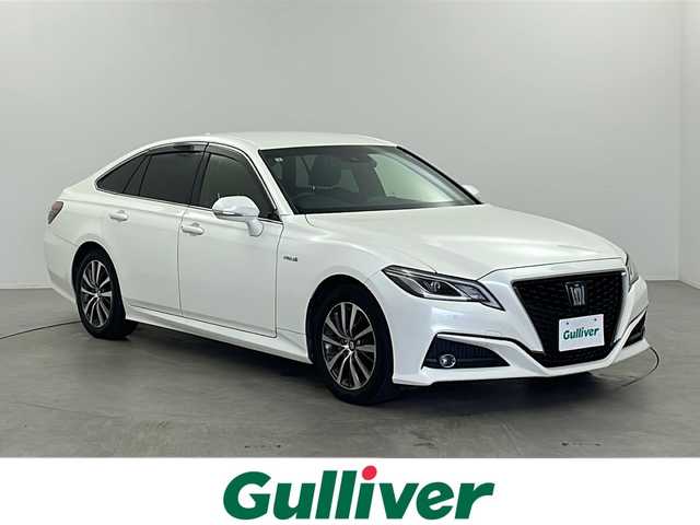 トヨタ クラウン ハイブリッド S 栃木県 2019(令1)年 4.4万km ホワイトパールクリスタルシャイン 純正ナビ/（CD/DVD/AM/FM/TV/BT)/トヨタセーフティセンス/・プリクラッシュセーフティ/・レーントレーシングアシスト/・レーンディパーチャーアラート/・ロードサインアシスト/・レーダークルーズコントロール/・オートマチックハイビーム/・先行車発進アラーム/・プロアクティブドライビングアシスト/・レーンチェンジアシスト/・フロントクロストラフィックアラート/シートヒーター/ハンドルヒーター/前席パワーシート/純正サイドバイザー/スマートキー/プッシュスタート/オートエアコン/オートライト/フォグランプ/パドルシフト/ETC/電動格納ミラー/ステアリングスイッチ