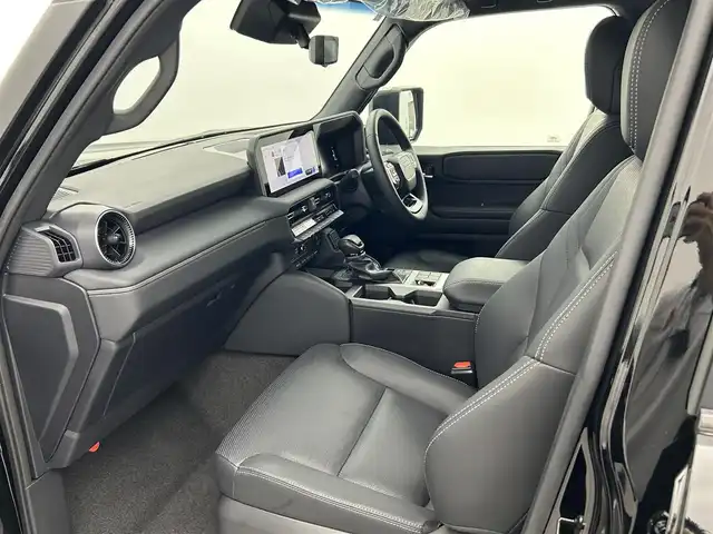 トヨタ ランドクルーザー ２５０ VX 熊本県 2024(令6)年 0.2万km ブラック ワンオーナー　/サンルーフ　/純正１２．３インチディスプレイオーディオ　/全周囲カメラ　/ビルトインＥＴＣ２．０　/トヨタセーフティーセンス/・リアクロストラフィックアラート/・後方車両接近通報装置/・ロードサインアシスト/・レーダークルーズコントロール/・リアカメラディテクション/横滑り防止/アイドリングストップ/パワーバックドア/デジタルインナーミラー/オートブレーキホールド/前席シートヒーター　/前席エアーシート　/運転席パワーシート　/前後クリアランスソナー　/純正１８インチAW/オートライト/オートマチックハイビーム/LEDヘッドライト/フォグライト/スマートキー/プッシュスタート/スペアキー1本/保証書