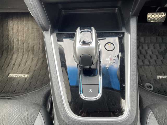 ホンダ シャトル ハイブリッド X ホンダセンシング 大分県 2018(平30)年 7.9万km クリスタルブラックパール レーダークルーズコントロール/ステアリングスイッチ/パドルシフト/ETC/オートライト/LEDヘッドライト/衝突軽減ブレーキ/レーンキープアシスト/シートヒーター/ハーフレザーシート/フォグランプ/電動格納ミラー/純正アルミホイール/サイドバイザー/フロアマット