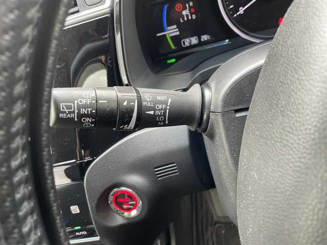 ホンダ シャトル ハイブリッド X ホンダセンシング 大分県 2018(平30)年 7.9万km クリスタルブラックパール レーダークルーズコントロール/ステアリングスイッチ/パドルシフト/ETC/オートライト/LEDヘッドライト/衝突軽減ブレーキ/レーンキープアシスト/シートヒーター/ハーフレザーシート/フォグランプ/電動格納ミラー/純正アルミホイール/サイドバイザー/フロアマット