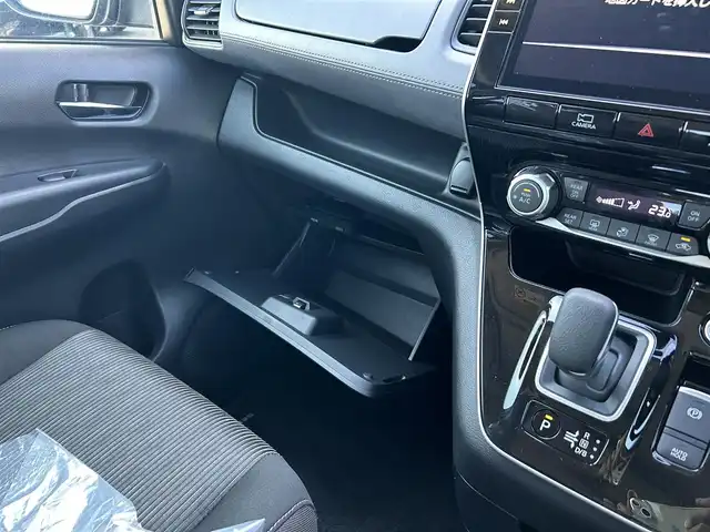 日産 セレナ e－パワー ハイウェイスター V 栃木県 2020(令2)年 7.9万km インペリアルアンバーP エマージェンシーブレーキ/純正10インチメモリナビ/フルセグTV/DVD/Blu-ray/Bluetooth/HDMI/純正フリップダウンモニター/アラウンドビューモニター/プロパイロット/インテリジェントルームミラー/ETC/ドライブレコーダー/両側ハンズフリーパワースライドドア/ステアリングリモコン/ヒーター/シートヒーター/ブラインドスポットモニター/LEDヘッドライト/フォグランプ/オートハイビーム/シートバックテーブル/ロールサンシェード/スマートキー/純正16インチAW
