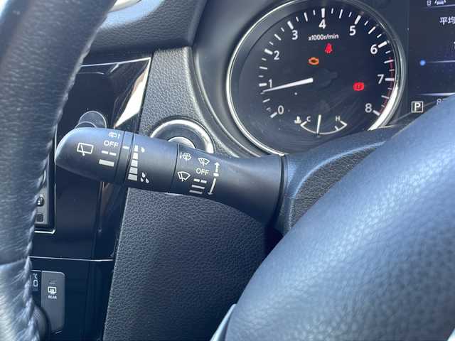 日産 エクストレイル 20X エマージェンシーブレーキ 熊本県 2016(平28)年 8.8万km ダイヤモンドブラック (株)IDOMが運営する【じしゃロン熊本店】の自社ローン専用車両になります。こちらは現金またはオートローンご利用時の価格です。自社ローンご希望の方は別途その旨お申付け下さい　/4WD/純正ナビ（MM115D-W）/フルセグテレビ/CD/Bluetooth接続/ETC/シートヒーター/ハロゲンヘッドライト/オートライト/スマートキー/純正17インチアルミホイール