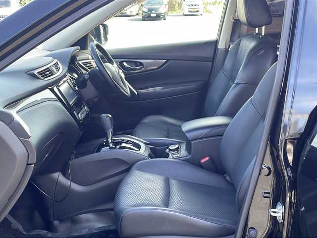 日産 エクストレイル 20X エマージェンシーブレーキ 熊本県 2016(平28)年 8.8万km ダイヤモンドブラック (株)IDOMが運営する【じしゃロン熊本店】の自社ローン専用車両になります。こちらは現金またはオートローンご利用時の価格です。自社ローンご希望の方は別途その旨お申付け下さい　/4WD/純正ナビ（MM115D-W）/フルセグテレビ/CD/Bluetooth接続/ETC/シートヒーター/ハロゲンヘッドライト/オートライト/スマートキー/純正17インチアルミホイール