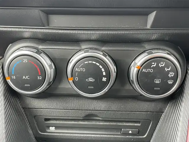 マツダ ＣＸ－３ 20S プロアクティブ 千葉県 2017(平29)年 3.7万km チタニウムフラッシュマイカ 純正7インチナビ/フルセグTV/CD/DVD/SD/USB/Bluetooth/ETC/バックカメラ/ヘッドアップディスプレイ/パドルシフト/レーンキープアシスト/レーダークルーズコントロール/オートライト/電動格納ミラー/ブラインドスポットモニター/コーナーセンサー/純正フロアマット/純正18インチアルミホイール