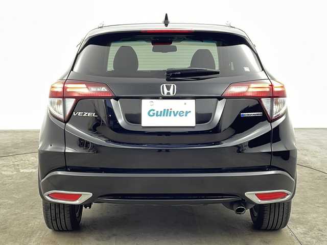 ホンダ ヴェゼル ハイブリッド Z ホンダセンシング 兵庫県 2018(平30)年 6.7万km クリスタルブラックパール ・ワンオーナー車/・純正ナビ/Bluetooth/CD/DVD/SD/USB/TV/・バックカメラ/・ホンダセンシング/・衝突軽減ブレーキ/・誤発進抑制機能/・歩行者事故低減ステアリング/・路外逸脱抑制機能/・アダプティブクルーズコントロール/・車線維持支援システム/・先行車発進お知らせ機能/・標識認識機能/・車両接近通報装置/・ステアリングスイッチ/・パドルシフト/・社外フロアマット/・ハーフレザーシート/・前席シートヒーター/・電子パーキングブレーキ/・オートホールドブレーキ/・純正17インチアルミホイールタイヤ/・LEDヘッドライト/・フォグランプ/・ビルトインETC/・スマートキー/・スペアキー/・取扱説明書/・保証書/・コンフォートビューパッケージ