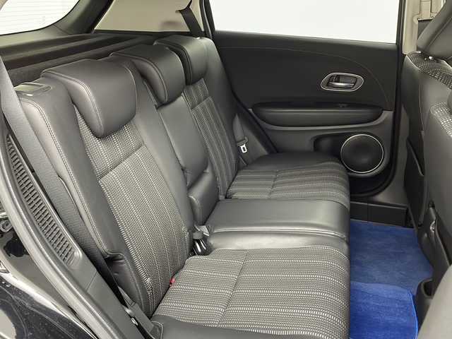 ホンダ ヴェゼル ハイブリッド Z ホンダセンシング 兵庫県 2018(平30)年 6.7万km クリスタルブラックパール ・ワンオーナー車/・純正ナビ/Bluetooth/CD/DVD/SD/USB/TV/・バックカメラ/・ホンダセンシング/・衝突軽減ブレーキ/・誤発進抑制機能/・歩行者事故低減ステアリング/・路外逸脱抑制機能/・アダプティブクルーズコントロール/・車線維持支援システム/・先行車発進お知らせ機能/・標識認識機能/・車両接近通報装置/・ステアリングスイッチ/・パドルシフト/・社外フロアマット/・ハーフレザーシート/・前席シートヒーター/・電子パーキングブレーキ/・オートホールドブレーキ/・純正17インチアルミホイールタイヤ/・LEDヘッドライト/・フォグランプ/・ビルトインETC/・スマートキー/・スペアキー/・取扱説明書/・保証書/・コンフォートビューパッケージ