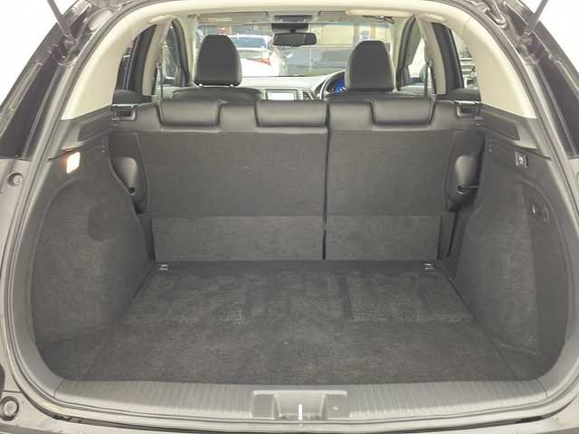 ホンダ ヴェゼル ハイブリッド Z ホンダセンシング 兵庫県 2018(平30)年 6.7万km クリスタルブラックパール ・ワンオーナー車/・純正ナビ/Bluetooth/CD/DVD/SD/USB/TV/・バックカメラ/・ホンダセンシング/・衝突軽減ブレーキ/・誤発進抑制機能/・歩行者事故低減ステアリング/・路外逸脱抑制機能/・アダプティブクルーズコントロール/・車線維持支援システム/・先行車発進お知らせ機能/・標識認識機能/・車両接近通報装置/・ステアリングスイッチ/・パドルシフト/・社外フロアマット/・ハーフレザーシート/・前席シートヒーター/・電子パーキングブレーキ/・オートホールドブレーキ/・純正17インチアルミホイールタイヤ/・LEDヘッドライト/・フォグランプ/・ビルトインETC/・スマートキー/・スペアキー/・取扱説明書/・保証書/・コンフォートビューパッケージ