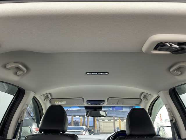 ホンダ ヴェゼル ハイブリッド Z ホンダセンシング 兵庫県 2018(平30)年 6.7万km クリスタルブラックパール ・ワンオーナー車/・純正ナビ/Bluetooth/CD/DVD/SD/USB/TV/・バックカメラ/・ホンダセンシング/・衝突軽減ブレーキ/・誤発進抑制機能/・歩行者事故低減ステアリング/・路外逸脱抑制機能/・アダプティブクルーズコントロール/・車線維持支援システム/・先行車発進お知らせ機能/・標識認識機能/・車両接近通報装置/・ステアリングスイッチ/・パドルシフト/・社外フロアマット/・ハーフレザーシート/・前席シートヒーター/・電子パーキングブレーキ/・オートホールドブレーキ/・純正17インチアルミホイールタイヤ/・LEDヘッドライト/・フォグランプ/・ビルトインETC/・スマートキー/・スペアキー/・取扱説明書/・保証書/・コンフォートビューパッケージ