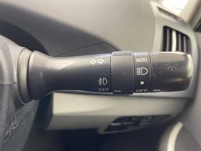 トヨタ プリウス S ツーリングセレクション 岐阜県 2010(平22)年 6万km ホワイトパールクリスタルシャイン 純正SDナビ（NSZT-W60）/フルセグ/BT/CD/DVD/バックカメラ/ビルトインETC/プッシュスタート/スマートキー/ステアリングスイッチ/LEDヘッドライト/フォグランプ/純正フロアマット/純正ドアバイザー