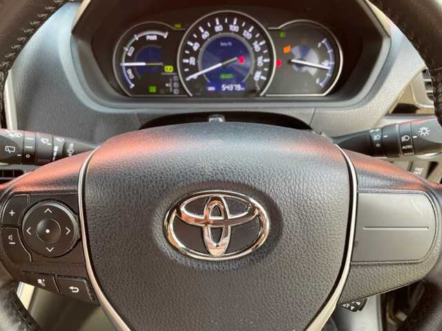 トヨタ ヴォクシー ハイブリッド ZS 煌Ⅲ 神奈川県 2021(令3)年 5.5万km ブラック ワンオーナー				/純正9インチSDナビ【NSZT-Y68T】			/・DTV/SD/CD/DVD/REC/BT				/純正フリップダウンモニター/バックカメラ/クリアランスソナー/ハーフレザーシート/前席シートヒーター/ビルトインETC2.0/ToyotaSafetySense/・プリクラッシュセーフティー/・レーンディパーチャーアラート				/・オートマチックハイビーム/・先行車発進告知機能/両側パワースライドドア/クルーズコントロール/ドライブレコーダー/社外15インチAW/サマータイヤ付純正17インチAW車載		/オートライト/純正LEDヘッドライト				/フォグランプ			/プッシュEgスタート/ストップ			/スマートキー×2	/ドアバイザー/純正フロアマット/取扱説明書/ナビ取扱説明書				/新車時保証書