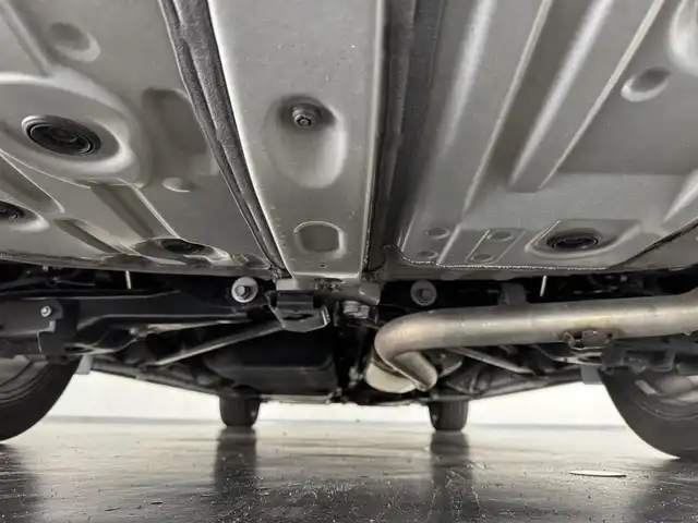 トヨタ アルファード Z 三重県 2024(令6)年 2.3万km プラチナホワイトパールマイカ ガソリン/FF/MTモード付フロアCVT/純正 14インチ ディスプレイオーディオPlus ＋ ナビ/（FM/AM/TV/Bluetooth/USB/iPod/Miracast/CarPlay/AndroidAuto）/パノラミックビューモニター（床下透過表示機能付）/両側パワースライドドア/ETC2.0/Toyota Safety Sense/●PCS、LTA、レーダークルコン、アダプティブハイビーム、RSA、プロアクティブドライビングアシスト、緊急操舵支援＋前後クロストラフィックアラート*/●パーキングサポートブレーキ/・BSM/LCA/安心降車アシスト/・アドバンスト・ドライブ/アドバンスト・パーク/など/装備/・左右独立ムーンルーフ*/・合皮シート（ブラック）/・シートヒーター＆ベンチレーション（D/N/2nd）/・ステアリングヒーター/・パワーシート（Dメモリー付8way/N4way/2ndリクライニング＆オットマン）/・パワーバックドア/・カラーヘッドアップディスプレイ/・100Vコンセント（100W）/・タッチトレーサーオペレーション/・3眼LEDヘッドランプ/・オートワイパー/・おくだけ充電/・19inAW/・取/・スマートキーx1/など/*…メーカーOP