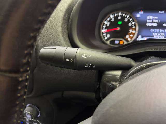 クライスラー・ジープ ジープ レネゲード リミテッド 千葉県 2020(令2)年 5.9万km 黒 パノラマＳＲ　/黒革シート　/ＡＣＣ　/ナビ　/ＴＶ　/Ｂカメラ　/ＣａｒＰｌａｙ　/Ｂｌｕｅｔｏｏｔｈ接続　/電動シート　/シートヒーター　/ステアリングＨ　/ＬＥＤヘッドライト　/衝突軽減ブレーキ　/ＢＳＭ　/ＬＫＡ/ＥＴＣ