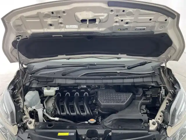 日産 セレナ ハイウェイスターVセレクションⅡ 大分県 2019(平31)年 3.4万km カシミヤグレージュ 純正ワイドナビ/ーBluetooth/ーDISC/ーフルセグTV/アラウンドビューモニター/両側パワースライドドア/セーフティパック/エマージェンシーブレーキ/後席フリップダウンモニター/パーキングアシスト/本革巻きステアリング/ステアリングリモコン/スーパーキャット/ドアバイザー/シートカバー/ドライブレコーダー/純正フロアマット/純正16インチアルミホイール/ＥＴＣ/スマートキー/プッシュスタート/パワーステアリング/パワーウィンドウ/電動格納ミラー/ＬＥＤヘッドライト