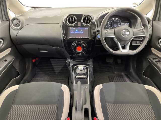 日産 ノート e－パワー B 栃木県 2020(令2)年 5万km ブリリアントシルバー 社外ナビ/（Bluetooth）/バックカメラ/全方位カメラ/エマージェンシーブレーキ/前後コーナーセンサー/ビルトインETC/禁煙車/オートライト/横滑り防止装置/スマートキー/プッシュスタート