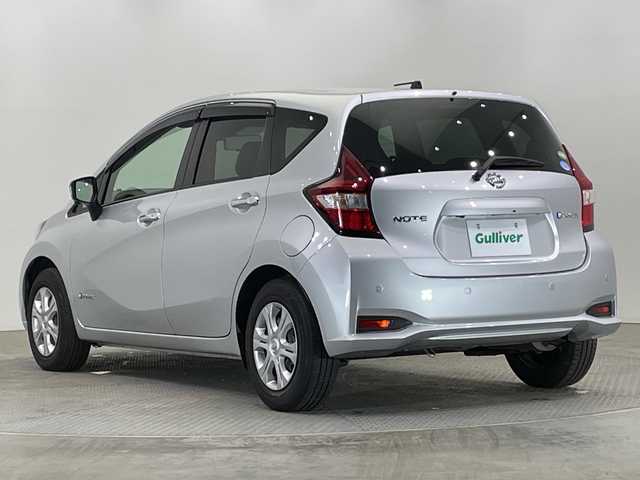 日産 ノート e－パワー B 栃木県 2020(令2)年 5万km ブリリアントシルバー 社外ナビ/（Bluetooth）/バックカメラ/全方位カメラ/エマージェンシーブレーキ/前後コーナーセンサー/ビルトインETC/禁煙車/オートライト/横滑り防止装置/スマートキー/プッシュスタート