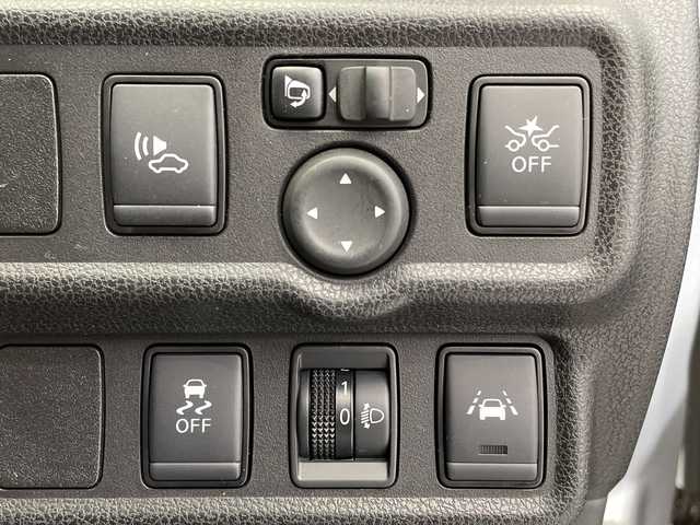 日産 ノート e－パワー B 栃木県 2020(令2)年 5万km ブリリアントシルバー 社外ナビ/（Bluetooth）/バックカメラ/全方位カメラ/エマージェンシーブレーキ/前後コーナーセンサー/ビルトインETC/禁煙車/オートライト/横滑り防止装置/スマートキー/プッシュスタート