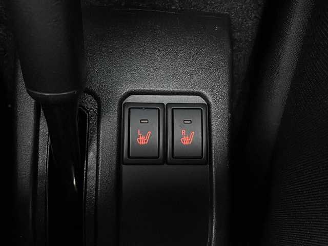 スズキ ジムニー XC 道東・釧路十勝 2024(令6)年 2.8万km シルキーシルバーメタリック 4WD/ナビ　MDV-D311W/(AM/FM/CD/DVD/BT)/ドライブレコーダー 前のみ/ETC/バックカメラ/シートヒーター　前席/純正16インチAW/社外フロアマット/背面タイヤ/ヘッドライトウォッシャー/フォグランプ/アイドリングストップ/クルーズコントロール 追従なし/コーナーセンサー　前後/レーンキープアシスト/ダウンヒルアシスト/オートライト/ライトレベライザー/盗難防止装置/ABS/横滑り防止装置