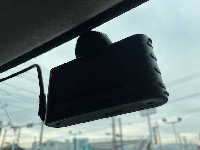 トヨタ ルーミー カスタムG S 静岡県 2018(平30)年 3.4万km ブラックマイカメタリック/レーザーブルークリスタルシャイン 2トーン ●社外9インチナビ/(フルセグ/CD/DVD/Bluetooth)/(X92)/●バックカメラ/●クルーズコントロール/●プリクラッシュセーフティー/●レーントレーシングアシスト/●LEDヘッドライト/●オートライト/●フォグランプ/●電動格納ウインカーミラー/●ETC/●両側パワースライドドア/●純正フロアマット/●ドアバイザー/●前方ドライブレコーダー/●プッシュスタート/●スマートキー/●純正14インチアルミホイール/●ダブルSRS+ABS