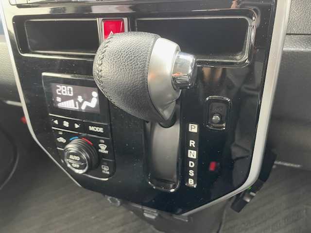 トヨタ ルーミー カスタムG S 静岡県 2018(平30)年 3.4万km ブラックマイカメタリック/レーザーブルークリスタルシャイン 2トーン ●社外9インチナビ/(フルセグ/CD/DVD/Bluetooth)/(X92)/●バックカメラ/●クルーズコントロール/●プリクラッシュセーフティー/●レーントレーシングアシスト/●LEDヘッドライト/●オートライト/●フォグランプ/●電動格納ウインカーミラー/●ETC/●両側パワースライドドア/●純正フロアマット/●ドアバイザー/●前方ドライブレコーダー/●プッシュスタート/●スマートキー/●純正14インチアルミホイール/●ダブルSRS+ABS