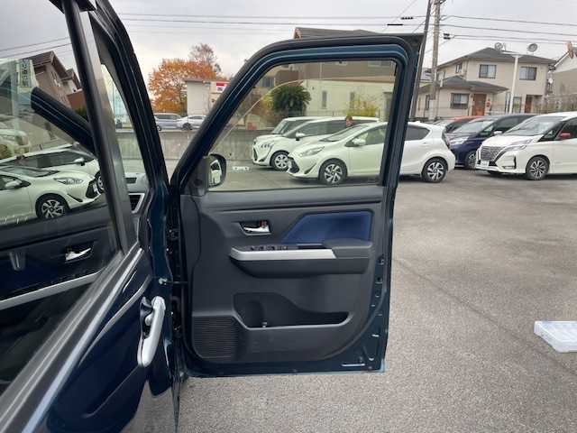 トヨタ ルーミー カスタムG S 静岡県 2018(平30)年 3.4万km ブラックマイカメタリック/レーザーブルークリスタルシャイン 2トーン ●社外9インチナビ/(フルセグ/CD/DVD/Bluetooth)/(X92)/●バックカメラ/●クルーズコントロール/●プリクラッシュセーフティー/●レーントレーシングアシスト/●LEDヘッドライト/●オートライト/●フォグランプ/●電動格納ウインカーミラー/●ETC/●両側パワースライドドア/●純正フロアマット/●ドアバイザー/●前方ドライブレコーダー/●プッシュスタート/●スマートキー/●純正14インチアルミホイール/●ダブルSRS+ABS