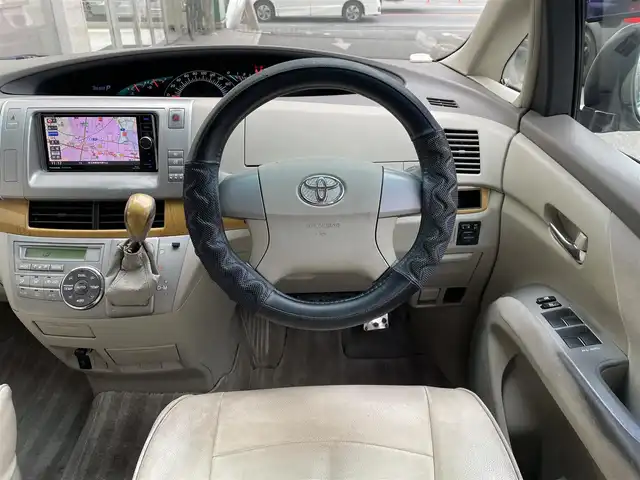 トヨタ エスティマ アエラス Gエディション 埼玉県 2007(平19)年 10.7万km シルバーM /社外メモリナビ//フルセグTV//バックカメラ//フリップダウンモニター//両側パワースライドドア//ビルトインETC//スマートキー//キセノン//2ndシートオットマン//Wエアバッグ//ABS//オートライト//Fフォグランプ//スモークフィルム//ドアバイザー//社外18インチAW//新車時保証書//取扱説明書//ナビ取説