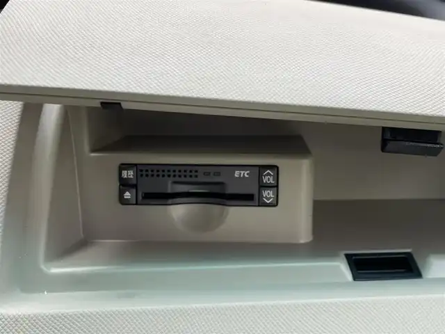 トヨタ エスティマ アエラス Gエディション 埼玉県 2007(平19)年 10.7万km シルバーM /社外メモリナビ//フルセグTV//バックカメラ//フリップダウンモニター//両側パワースライドドア//ビルトインETC//スマートキー//キセノン//2ndシートオットマン//Wエアバッグ//ABS//オートライト//Fフォグランプ//スモークフィルム//ドアバイザー//社外18インチAW//新車時保証書//取扱説明書//ナビ取説