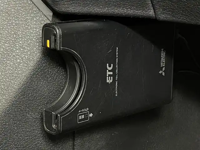 日産 ノート S FOUR 道央・札幌 2022(令4)年 5.8万km ホワイト ・4WD/・社外メモリナビ（MDV-D308BT）/CD/BT/USB/ワンセグ/・ETC/・前後ドライブレコーダー/・ステアヒーター/・オートホールド/・電動パーキング/・エマージェンシーブレーキ/・ドアバイザー/・オートマチックハイビーム/・横滑り防止装置/・前後コーナーセンサー/・レーンキープアシスト/・前席シートヒーター/・オートライト/・LEDヘッドライト/・プッシュスタート/・スマートキー/・保証書付き